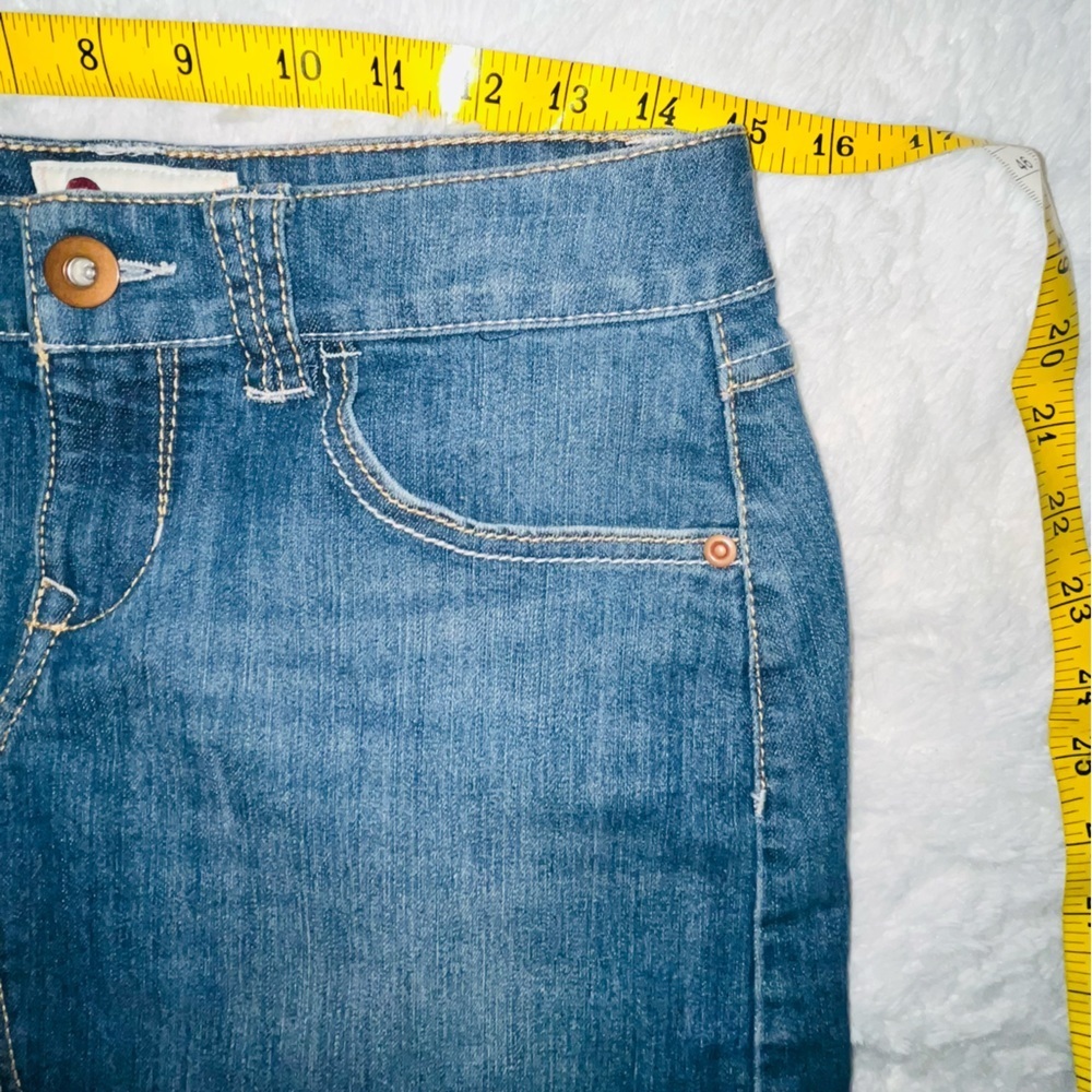 SO‎ 🌼 Denim Skirt Distressed Blue Jean Mini Size 5 - Picture 6 of 8